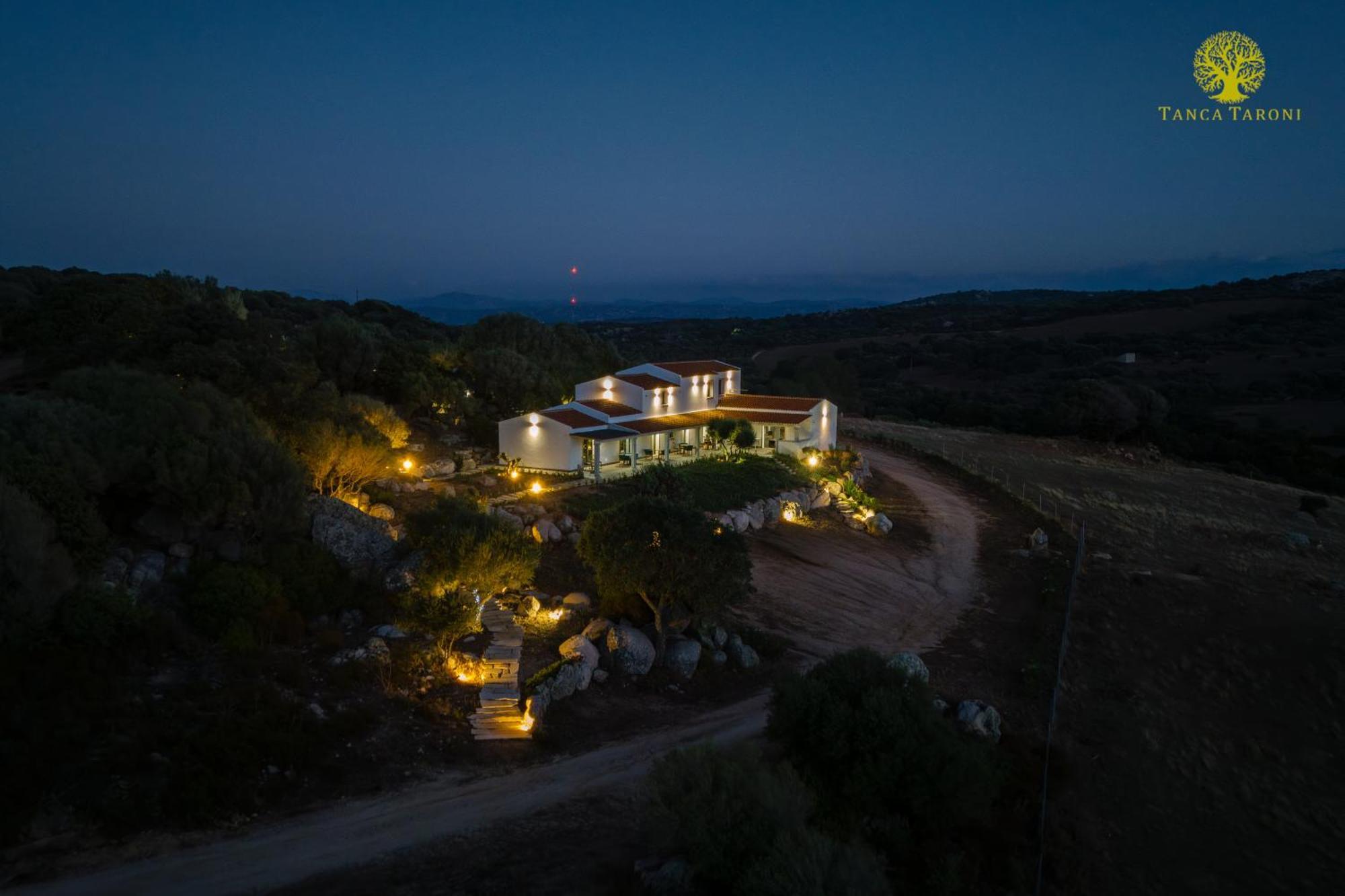 Agriturismo Bed And Breakfast Tanca Taroni Telti エクステリア 写真