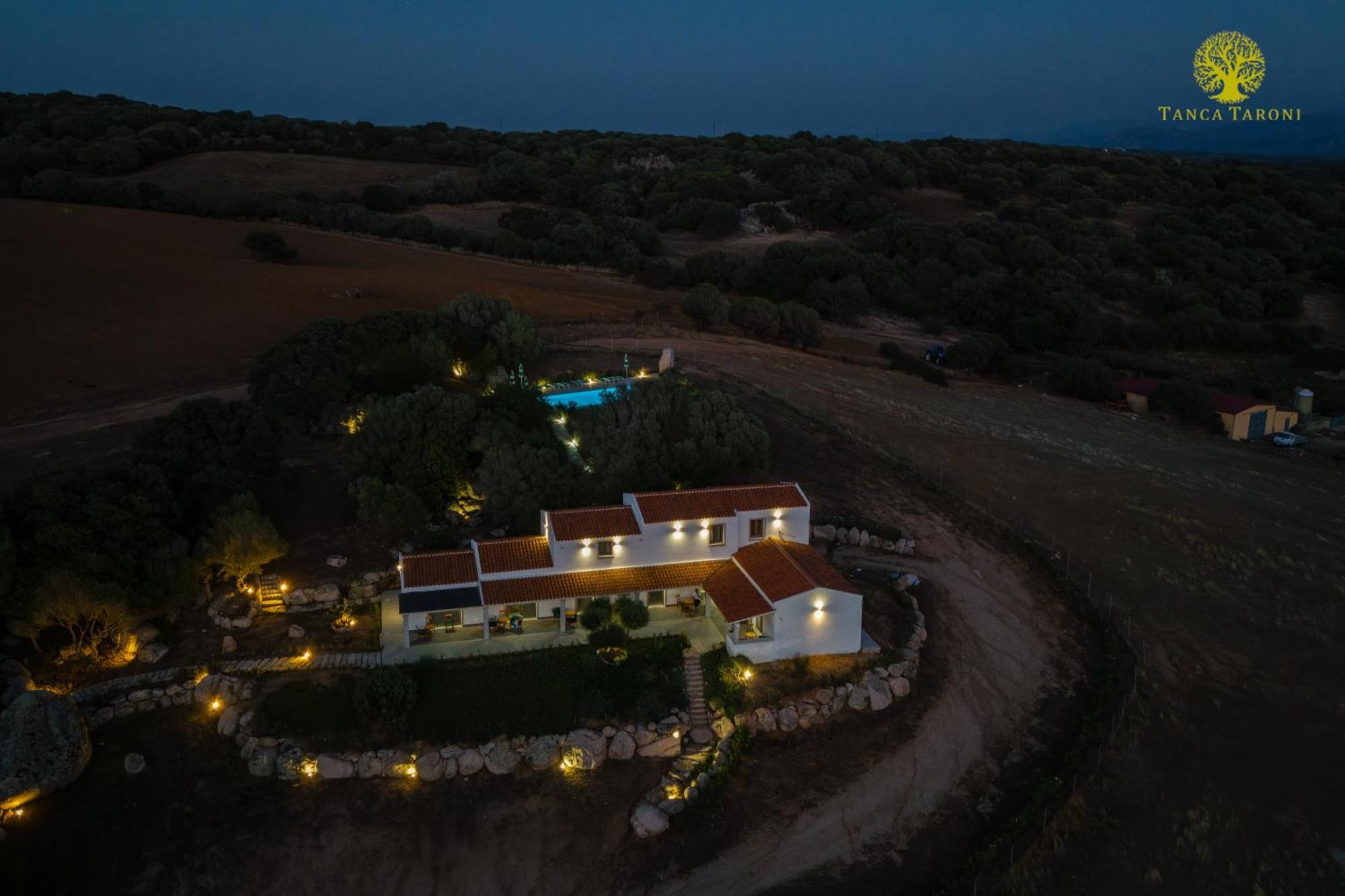Agriturismo Bed And Breakfast Tanca Taroni Telti エクステリア 写真