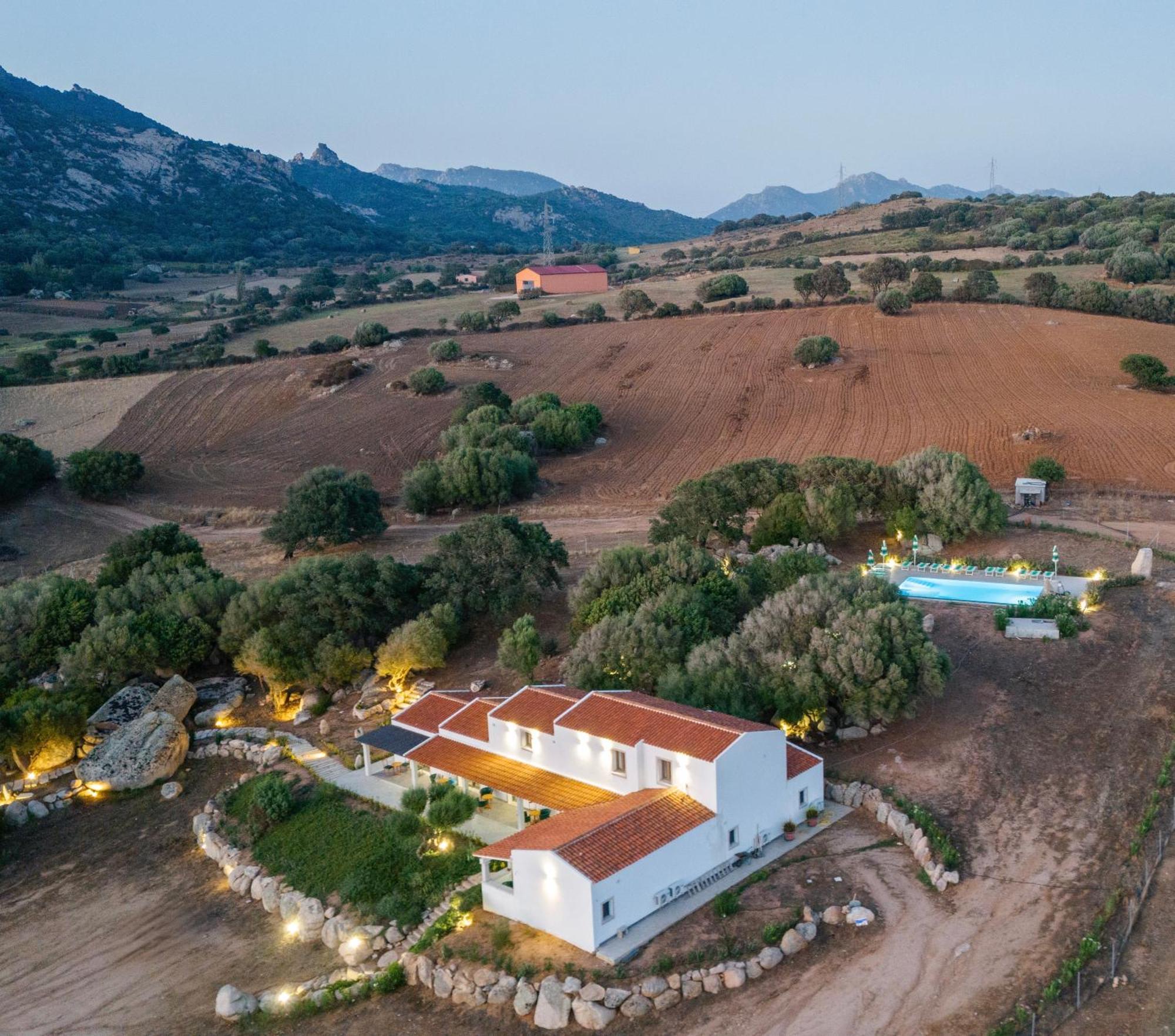 Agriturismo Bed And Breakfast Tanca Taroni Telti エクステリア 写真