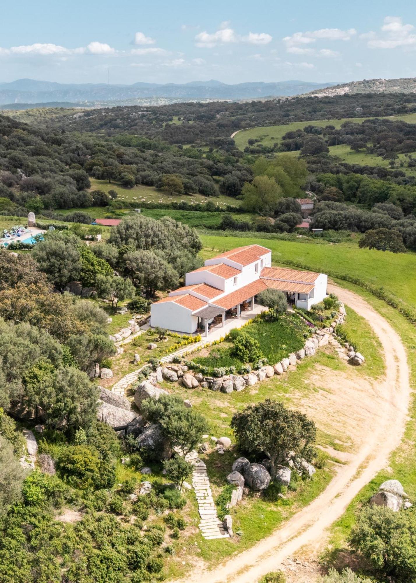 Agriturismo Bed And Breakfast Tanca Taroni Telti エクステリア 写真